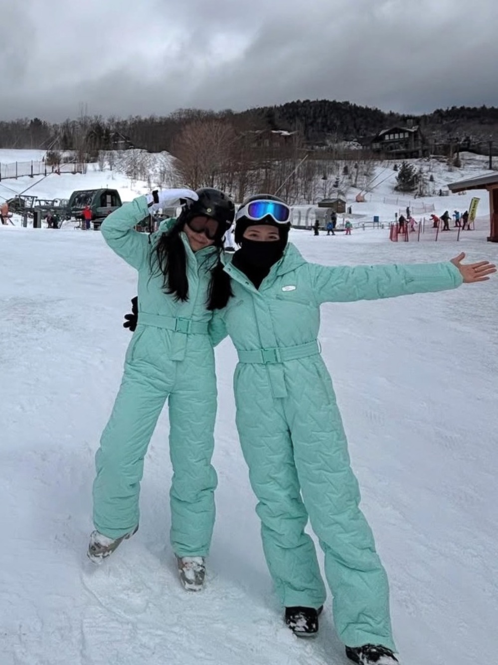 PrettyLittleThing Mint Green Quilted Ski Snow Jumpsuit